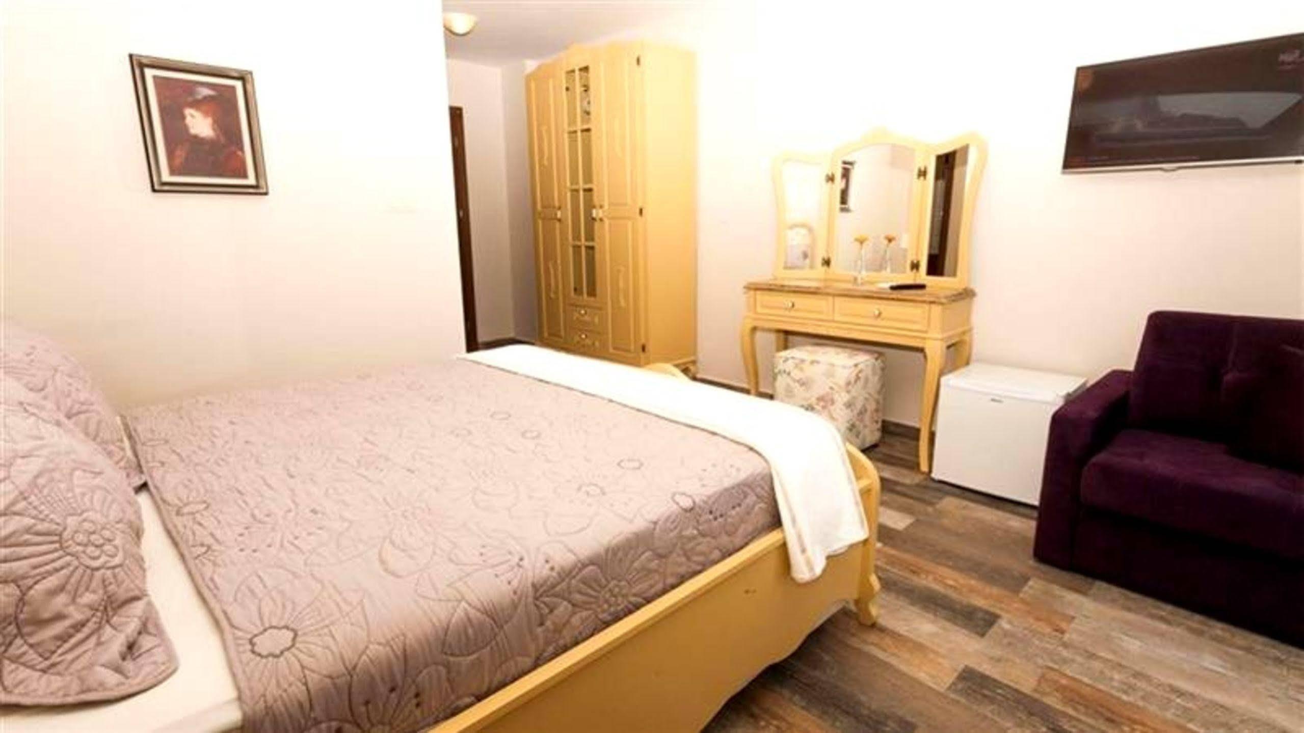 Niluefer Butik Otel (Adults Only) Ayvalik Exterior foto